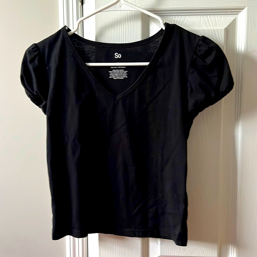 Comfy, cute black T-shirt